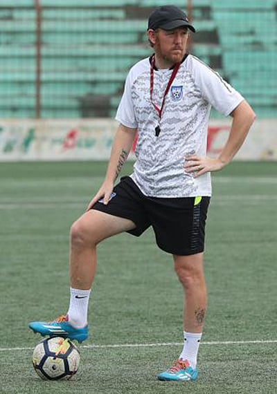 জেমি ডের সঙ্গে এক বছরের চুক্তি বাড়িয়েছে বাংলাদেশ ফুটবল ফেডারেশন। ফাইল ছবি