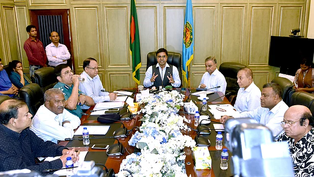বাস রুট রেশনালাইজেশন-সংক্রান্ত কমিটির বৈঠকে ডিএসসিসি মেয়র সাঈদ খোকন। ছবি: মুসা আহমেদ