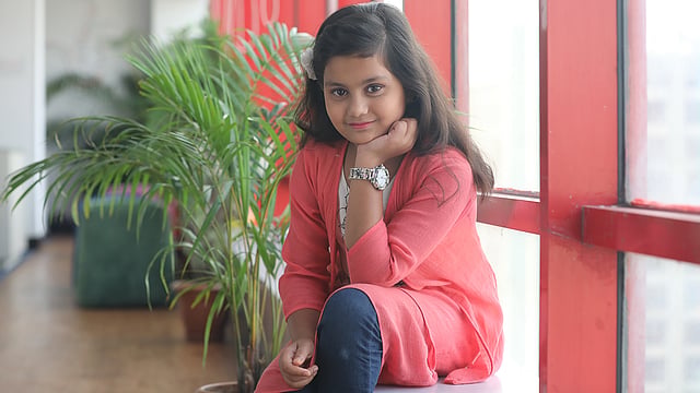 অনলাইনে ভাইরাল হওয়া খুদে সংগীতশিল্পী লিউনা তাসনিম সাম্য। কারওয়ান বাজার, প্রথম আলো কার্যালয়, ঢাকা, ৬ মে। ছবি: আবদুস সালাম