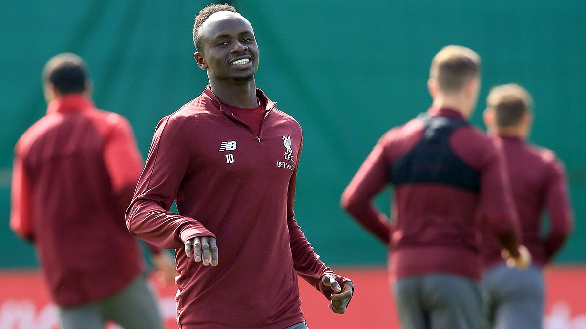 লিভারপুলের সব ভার আজ মানের কাঁধে। ছবি: এএফপি