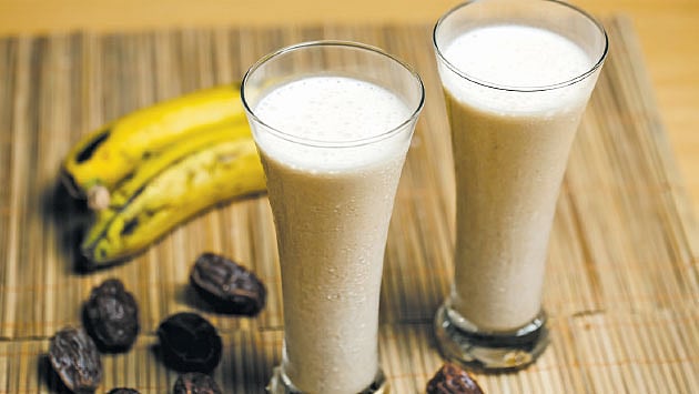 কলা–খেজুরের স্মুদি