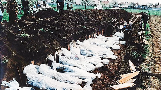 যুগোস্লাভিয়ার গণহত্যার নিদর্শন গত শতকের নয়ের দশকের এই আলোকচিত্র
