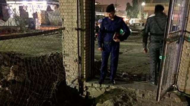 বাগদাদে আত্মঘাতী হামলা চালিয়েছে আইএস। ছবি: রয়টার্স