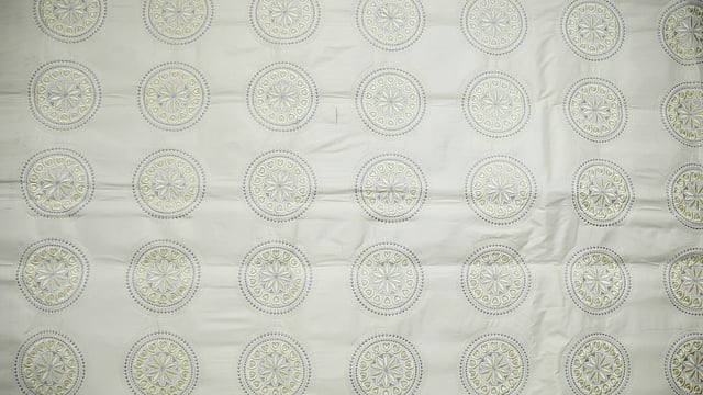 টুপির মূল অংশ। নকশাগুলো কেটে বসানো হবে টুপিতে।