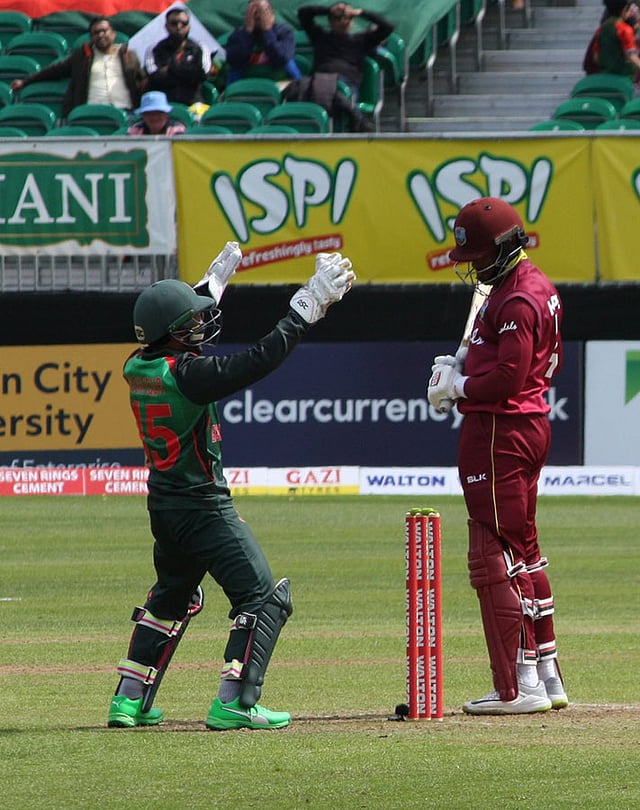 এ যাত্রায় বেঁচে গেছেন হোপ, তবে ওয়েস্ট ইন্ডিজ স্বস্তিতে নেই। ছবি: টুইটার