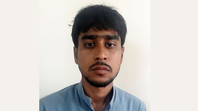 নির্যাতনের অভিযোগ আনা ব্যবসায়ী আহমেদ সাব্বির। ছবি: সোয়েল রানা