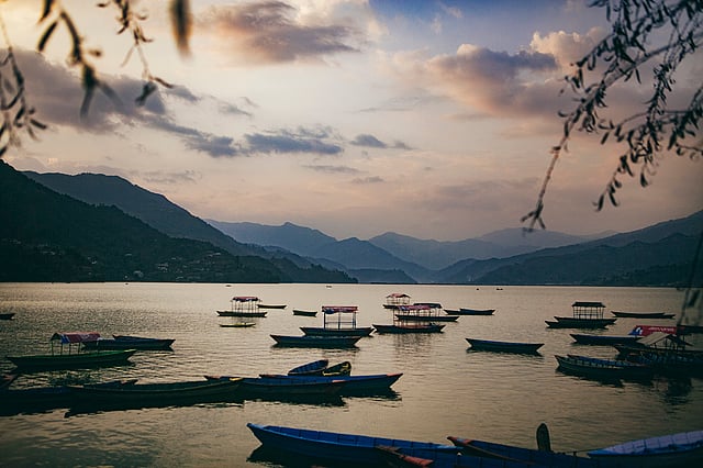 পোখারার নয়নাভিরাম ফেওয়া লেক।