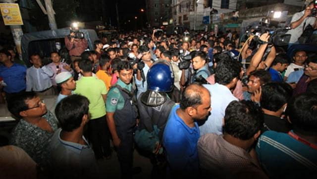 রাজধানীর মিরপুরে রূপনগর শিয়ালবাড়ী এলাকায় একটি বাড়িতে পুলিশের অভিযানে প্রায় ৩ বছর আগে এক জঙ্গি নিহত হন। তাঁর নাম মুরাদ ওরফে মেজর মুরাদ ওরফে জাহাঙ্গীর। ফাইল ছবি।