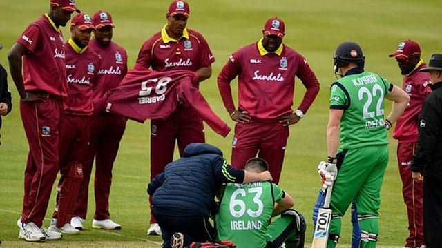 ওয়েস্ট ইন্ডিজের বিপক্ষে বালবার্নির আহত হওয়ার সেই মুহূর্ত। ছবি: এএফপি