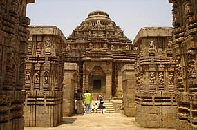 সূর্যমন্দিরে শিল্পকর্ম