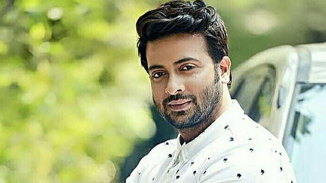 ‘পাসওয়ার্ড’ ও ‘নোলক’ ছবিতে অভিনয় করেছেন শাকিব খান