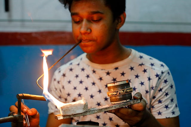 রমজান মাসের আগে থেকেই আসতে শুরু করে গয়নার ফরমাশ