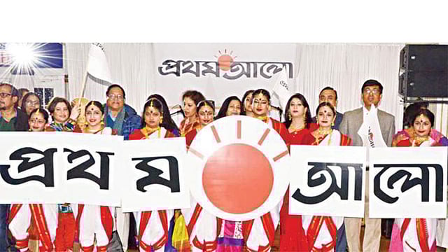 প্রবাসে প্রকাশিত সাপ্তাহিক বাংলা পত্রিকাগুলোও এখন পরিবর্তিত সময়ের চ্যালেঞ্জের মুখোমুখি দাঁড়িয়ে। ছবি: প্রথম আলো