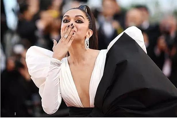 কানে দীপিকা পাড়ুকোন। ছবি: ফিল্মফেয়ার