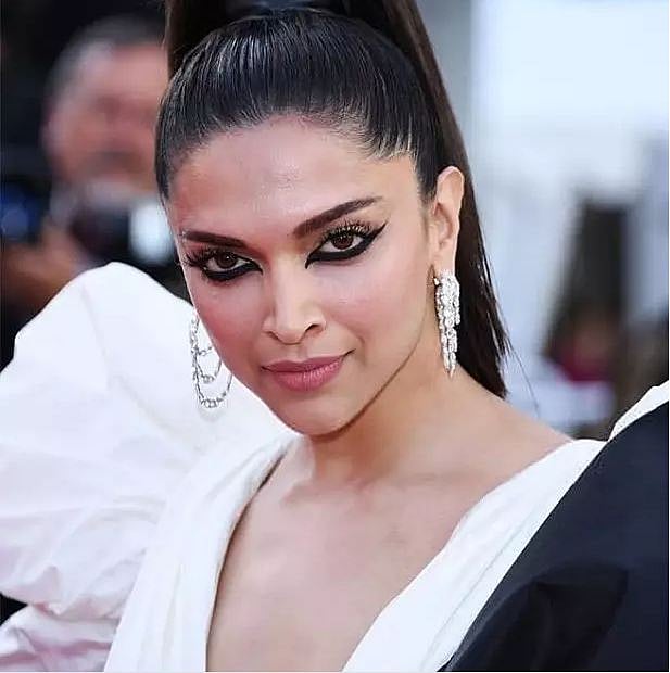 কানে দীপিকা পাড়ুকোন। ছবি: ফিল্মফেয়ার