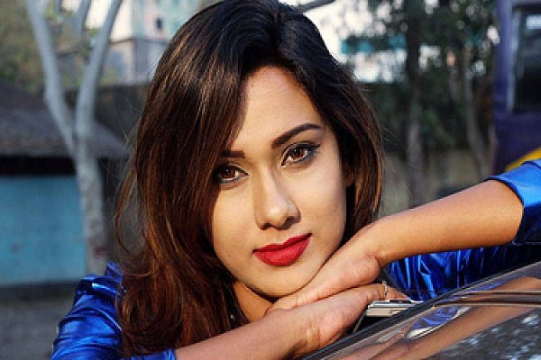 ‘আমার মা’ ছবিতে অভিনয় করছেন ববি