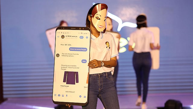 অ্যালিসার উদ্বোধন করেন লা রিভের কর্মকর্তারা। ছবি: সংগৃহীত।