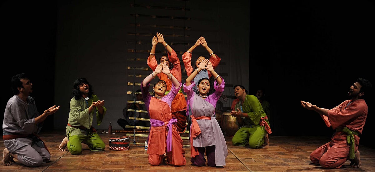 মহাকাল নাট্যসম্প্রদায়ের ‘নীলাখ্যান’ নাটকের একটি দৃশ্য: ফাইল ছবি