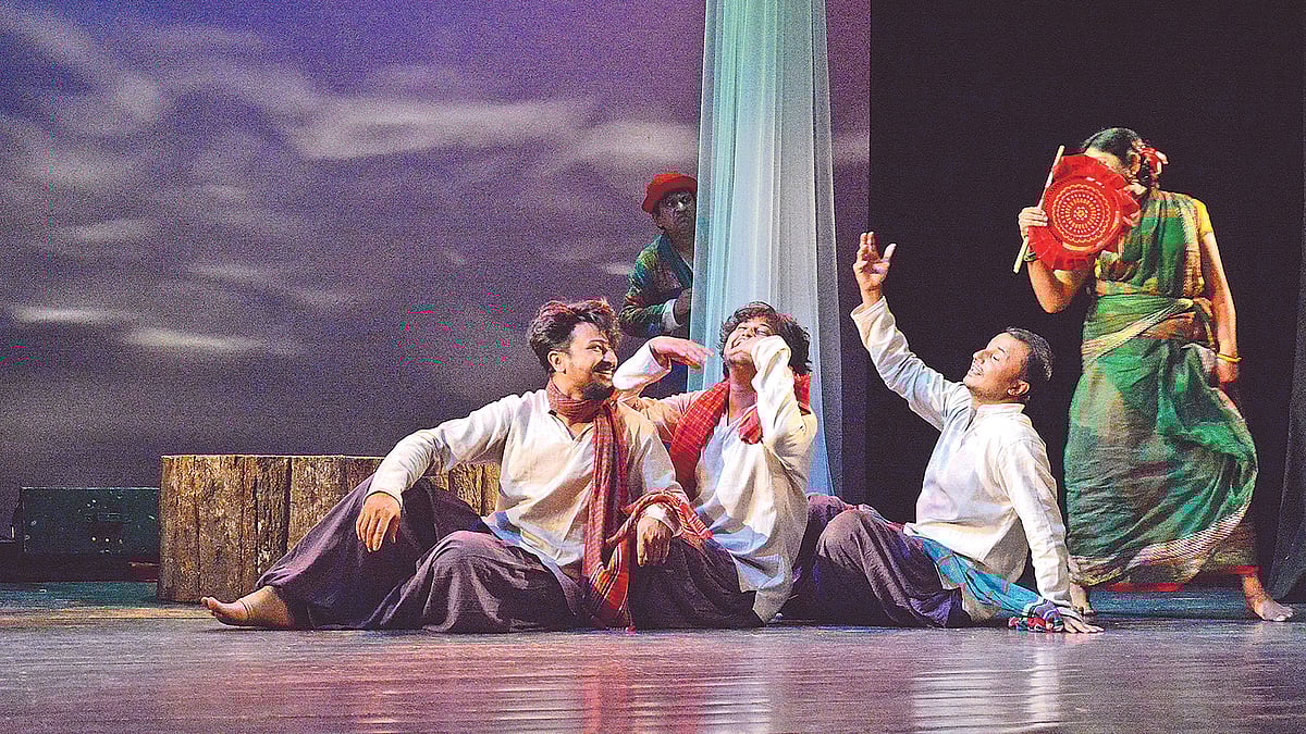 সুতায় সুতায় হ্যানা ও শাপলা নাটকের দৃশ্য