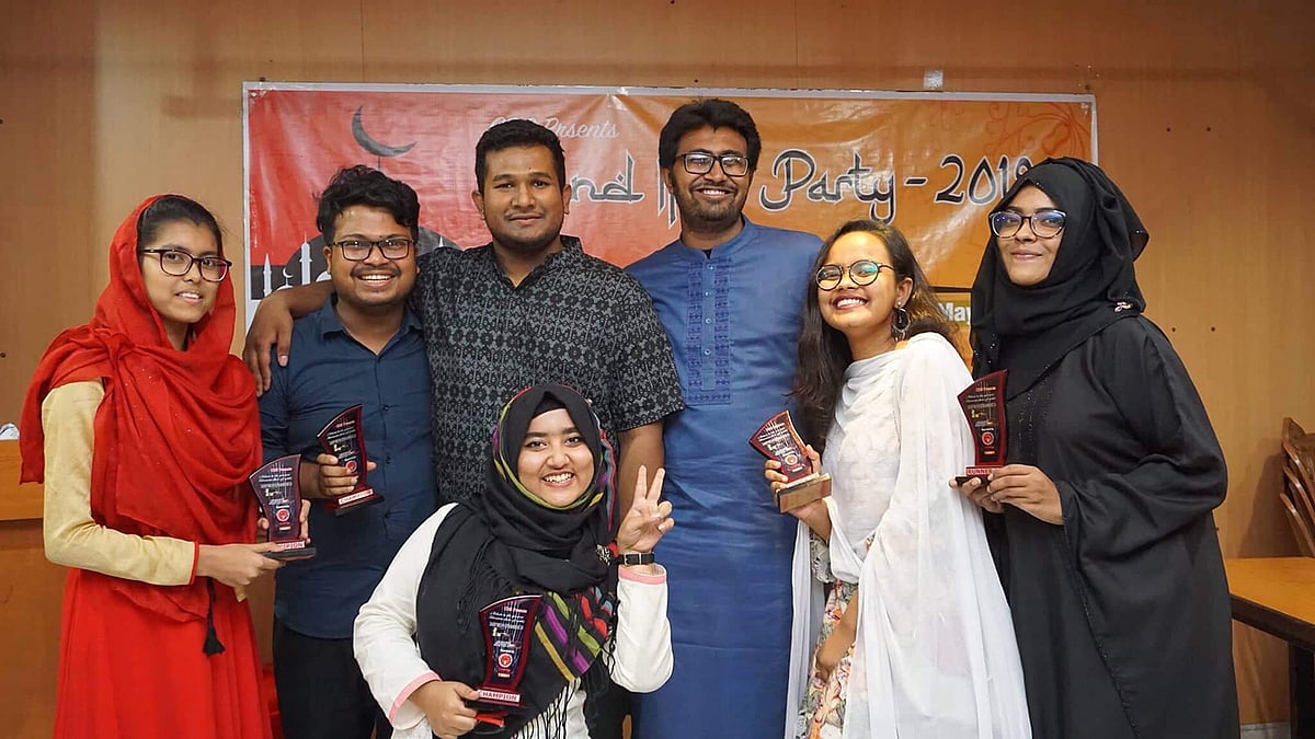 বিতর্ক প্রতিযোগিতায় জয়ীরা। ছবি: সংগৃহীত