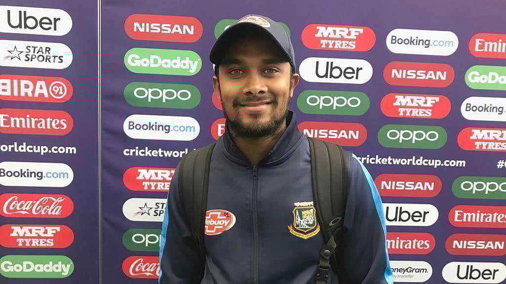 কাল মিক্সড জোনে সাব্বির রহমান। ছবি: প্রথম আলো