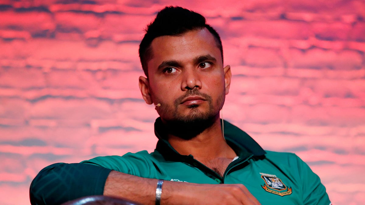 প্রস্তুতি ম্যাচে হারলে সুবিধা, মনে করেন মাশরাফি। ছবি: এএফপি