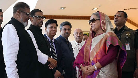 প্রধানমন্ত্রী শেখ হাসিনা জাপান, সৌদি আরব ও ফিনল্যান্ডে ত্রিদেশীয় সফরের উদ্দেশে আজ মঙ্গলবার সকালে রাজধানী ঢাকা ত্যাগ করেছেন। ছবি: বাসস