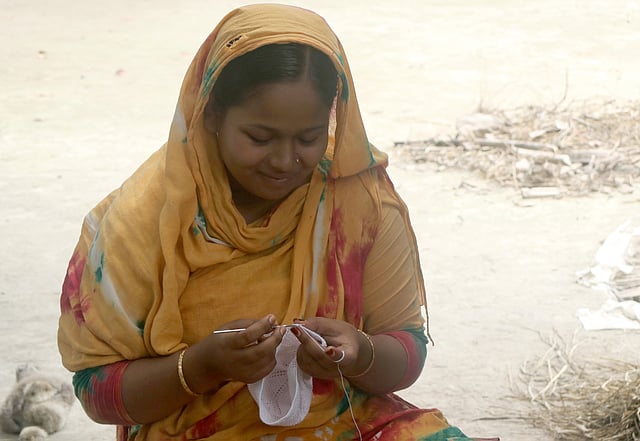 টুপিপ্রতি মজুরি ২৫ টাকা