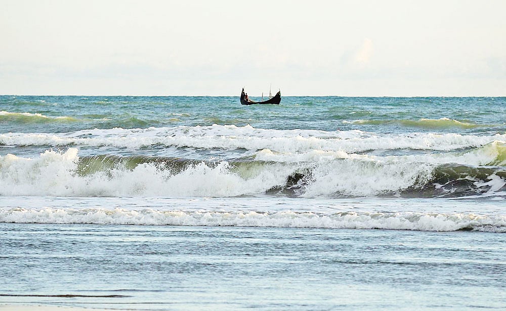 সুন্দর অনেক জায়গাই আছে দেশে, যেখানে বেড়ালে ছুটি হবে আনন্দময়। ছবি: ফারুখ আহমেদ
