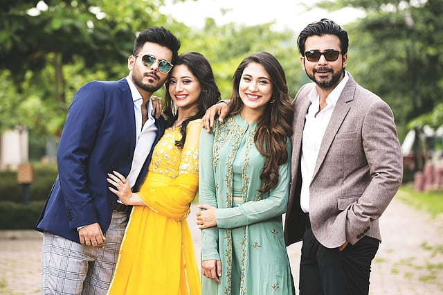 এক দিনের জন্য গিয়েছিলেন হবিগঞ্জের দ্য প্যালেম লাক্সারি রিসোর্টে—সিয়াম আহমেদ, পূজা চেরি, মেহ্‌জাবীন চৌধুরী ও আফরান নিশো। ছবি: আনন্দ