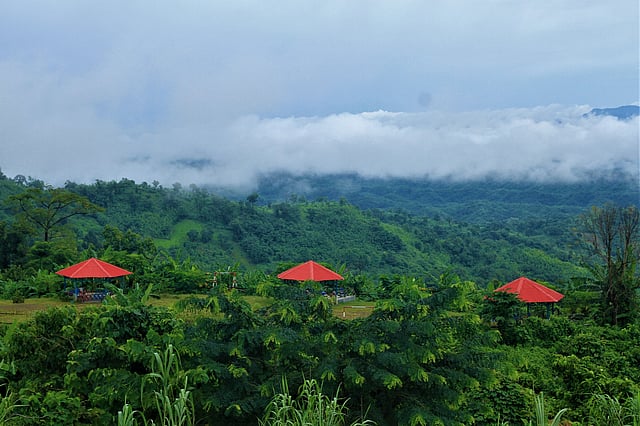 ঈদ শেষে অনেকেই সাজেকে বেড়াতে যাবেন। পর্যটকদের জন্য এখানকার মোটেল ও রিসোর্টগুলো প্রস্তুত। ছবি: সুপ্রিয় চাকমা