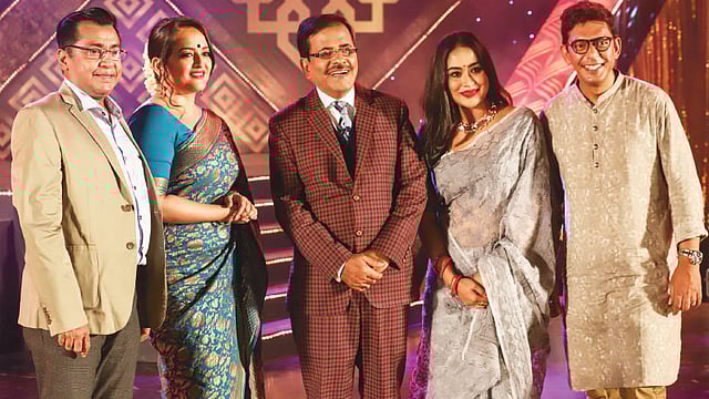 বিটিভির ঈদের ইত্যাদিতে দেখা যাবে শহীদুজ্জামান েসলিম, ঈশিতা, মম ও চঞ্চল চৌধুরীকে। অনুষ্ঠানটি গ্রন্থনা, পরিকল্পনা ও উপস্থাপনা করেছেন হানিফ সংকেত