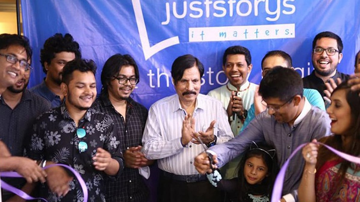 ‘জাস্ট স্টোরিজ’ উদ্যোগের উদ্বোধনীতে এর উদ্যোক্তারা। ছবি: সংগৃহীত।