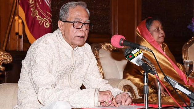 পবিত্র ঈদুল ফিতর উপলক্ষে আজ বুধবার সকালে বঙ্গভবনে এক সংবর্ধনা অনুষ্ঠানে ভাষণ দেন রাষ্ট্রপতি মো. আবদুল হামিদ। ছবি: বাসস