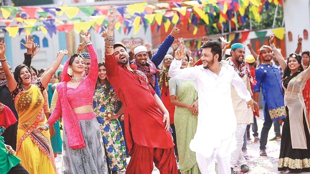 পাসওয়ার্ড ছবির দৃশ্যে বুবলী, শাকিব খান ও ইমন