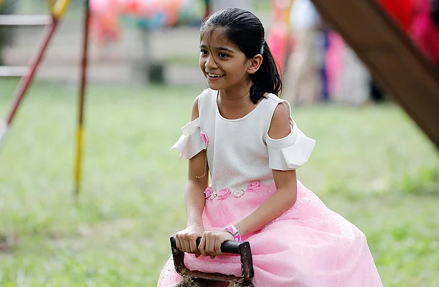 খেলায় মাতোয়ারা শিশুরা