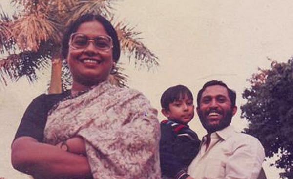 পরিবারের সঙ্গে বাদল রহমান