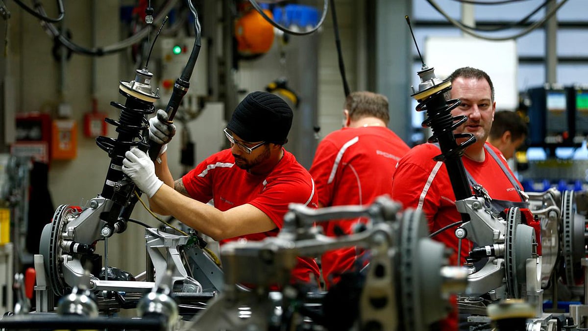 কতটা সুফল আসবে ‘দক্ষ শ্রমিক অভিবাসন আইনে’? ছবি: রয়টার্স