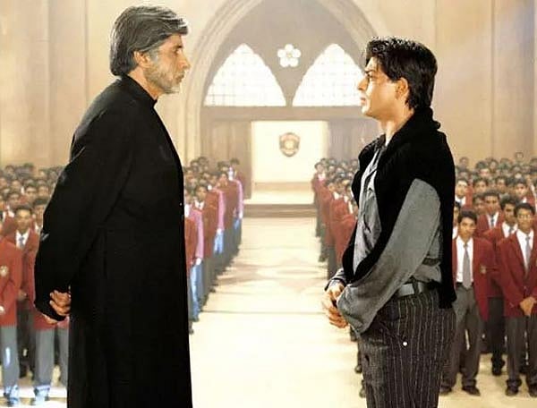 ‘মোহাব্বতে’ ছবিতে অমিতাভ বচ্চন ও শাহরুখ খান