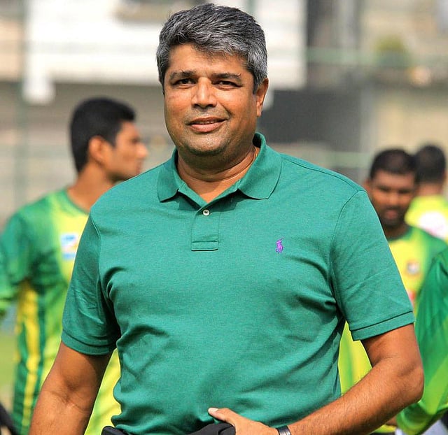 গোলাম নওশের মোস্তাফিজকে দিয়ে প্রতি ম্যাচেই বোলিং শুরুর পক্ষে। ছবি: ফেসবুক।