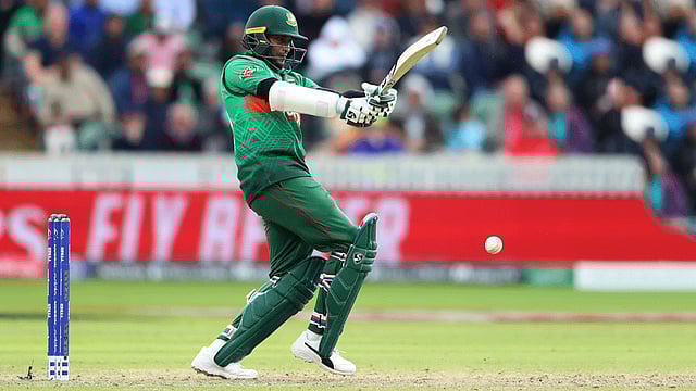 যেন এক বড় যুদ্ধ জিতলেন সাকিব। ছবি: শামসুল হক