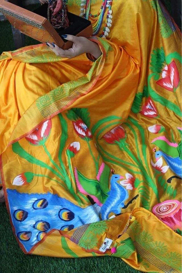 শাড়িতে রিকশা পেইন্ট
