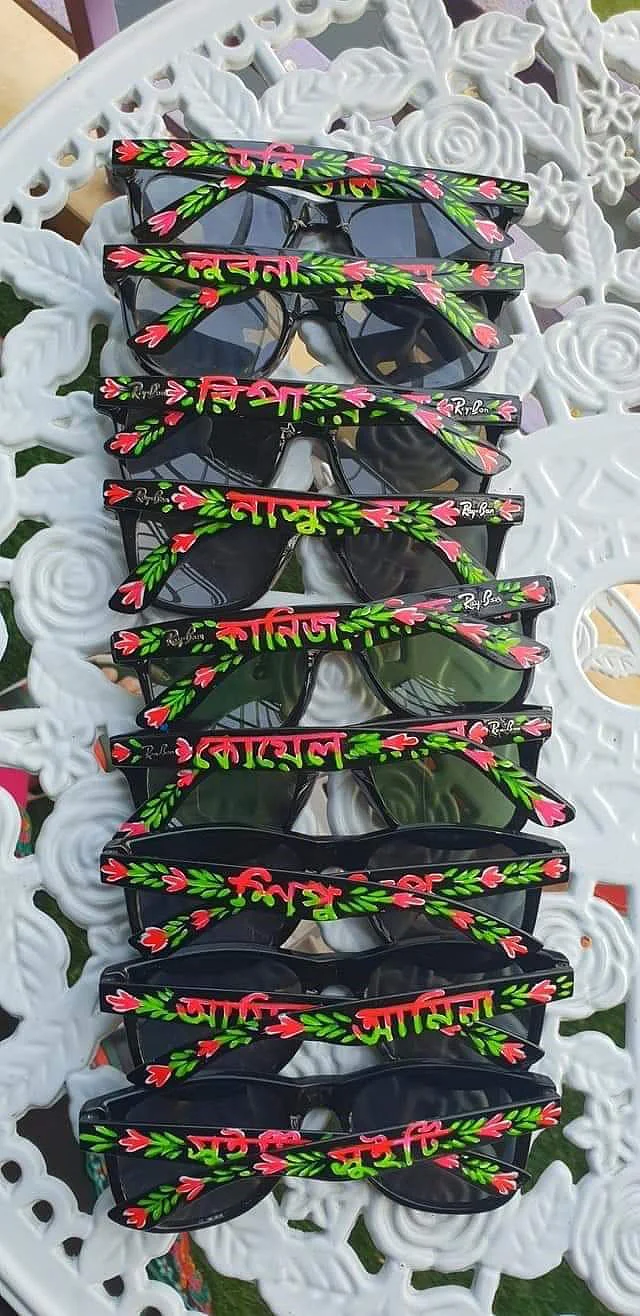 শিশুদের চশমায় নাম আঁকা