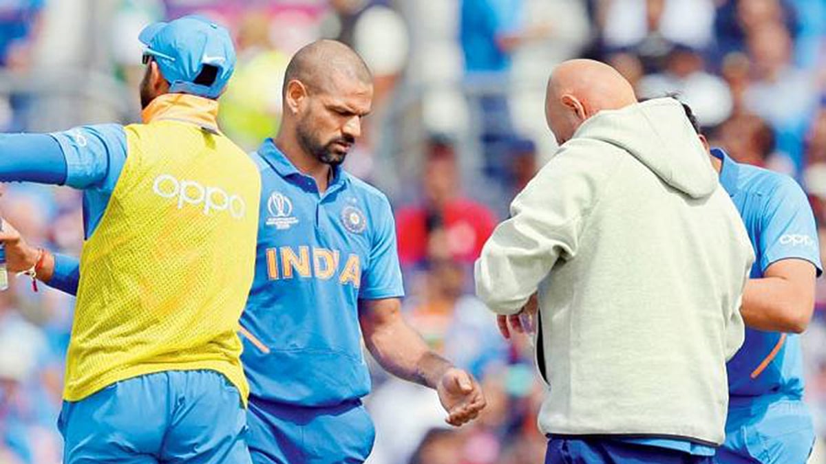 আঙুলের চোটে শেষ হয়ে গেছে ধাওয়ানের বিশ্বকাপ। ছবিঃ এএফপি