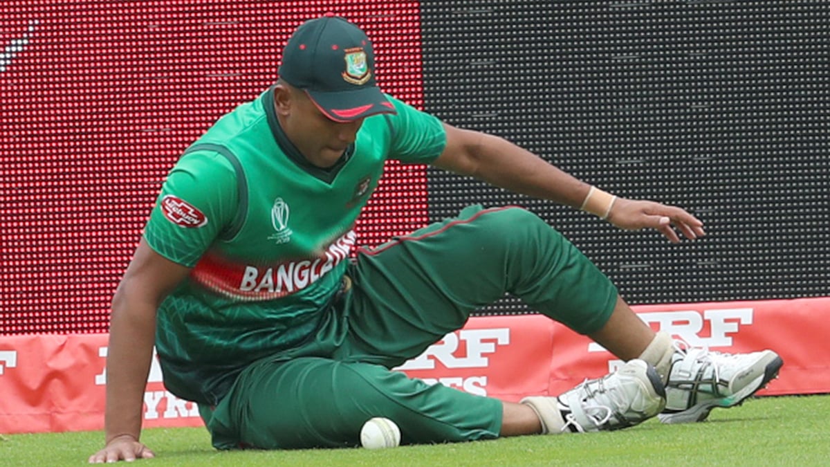 চোটের কারণেই অস্ট্রেলিয়ার বিপক্ষে খেলতে পারেননি সাইফউদ্দিন। ছবি: প্রথম আলো