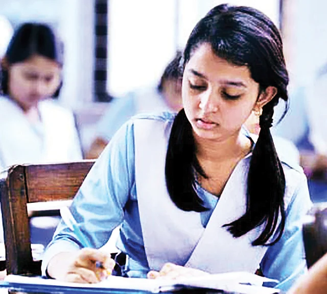 পরীক্ষায় অংশ নেওয়া এক শিক্ষার্থী।  ছবি: সংগৃহীত