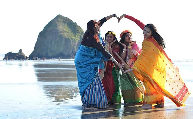 হেস্টস্ট রকের সামনে