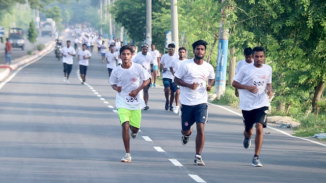 দৌড় শুরু।