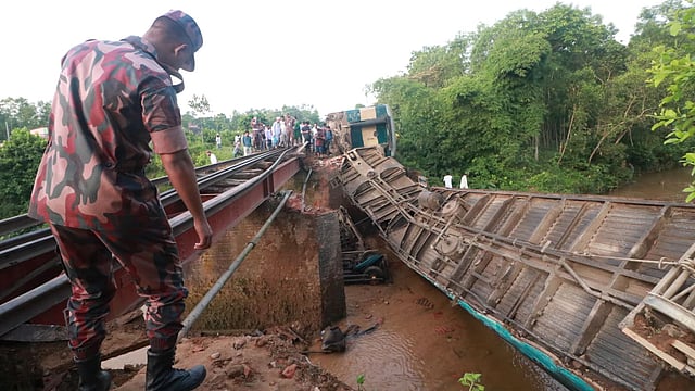 উদ্ধারকাজে বিজিবি সদস্য