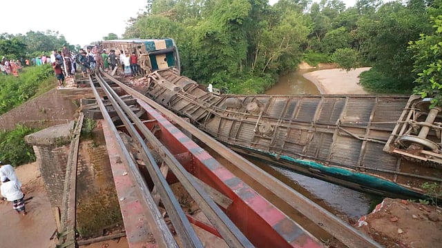 লাইনচ্যুত বগি